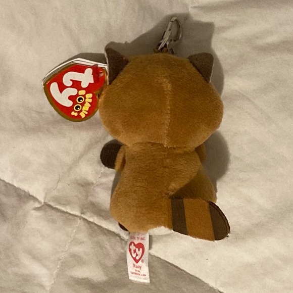 Rusty the Raccoon - Picture 2 of 2